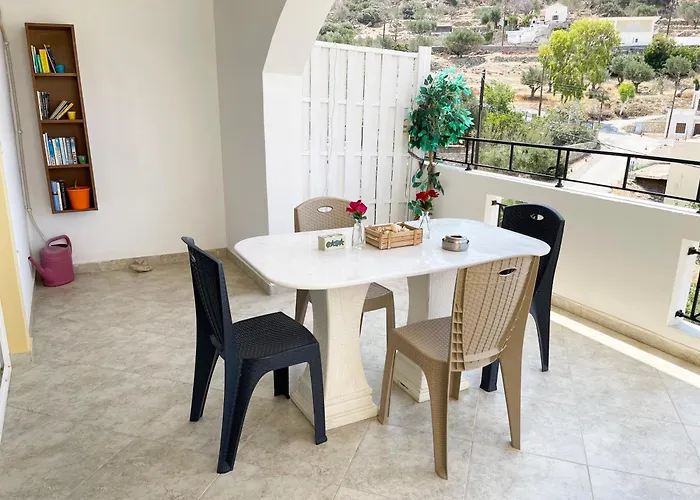 Evans 2 Bedroom Apartment *