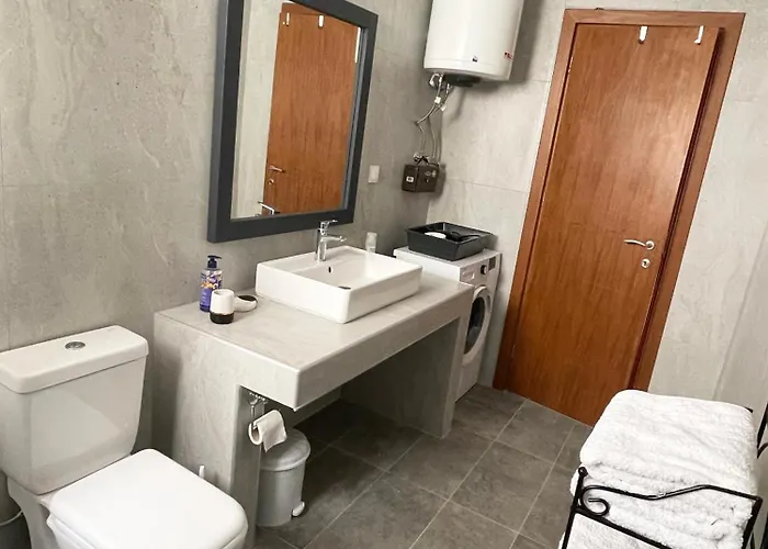 Apartment Evans 2 Bedroom *