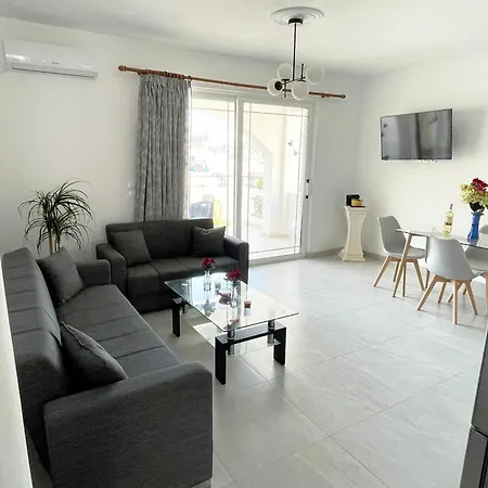 Evans 2 Bedroom Karpathos Town (Pigadia)
