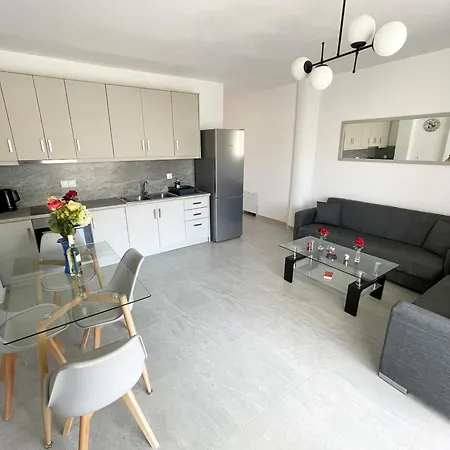 דירה Evans 2 Bedroom