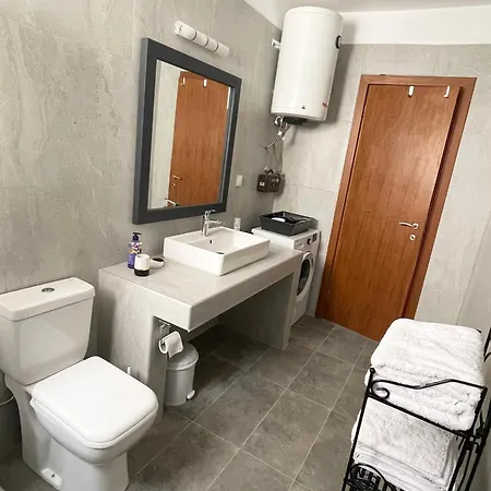 דירה Evans 2 Bedroom *